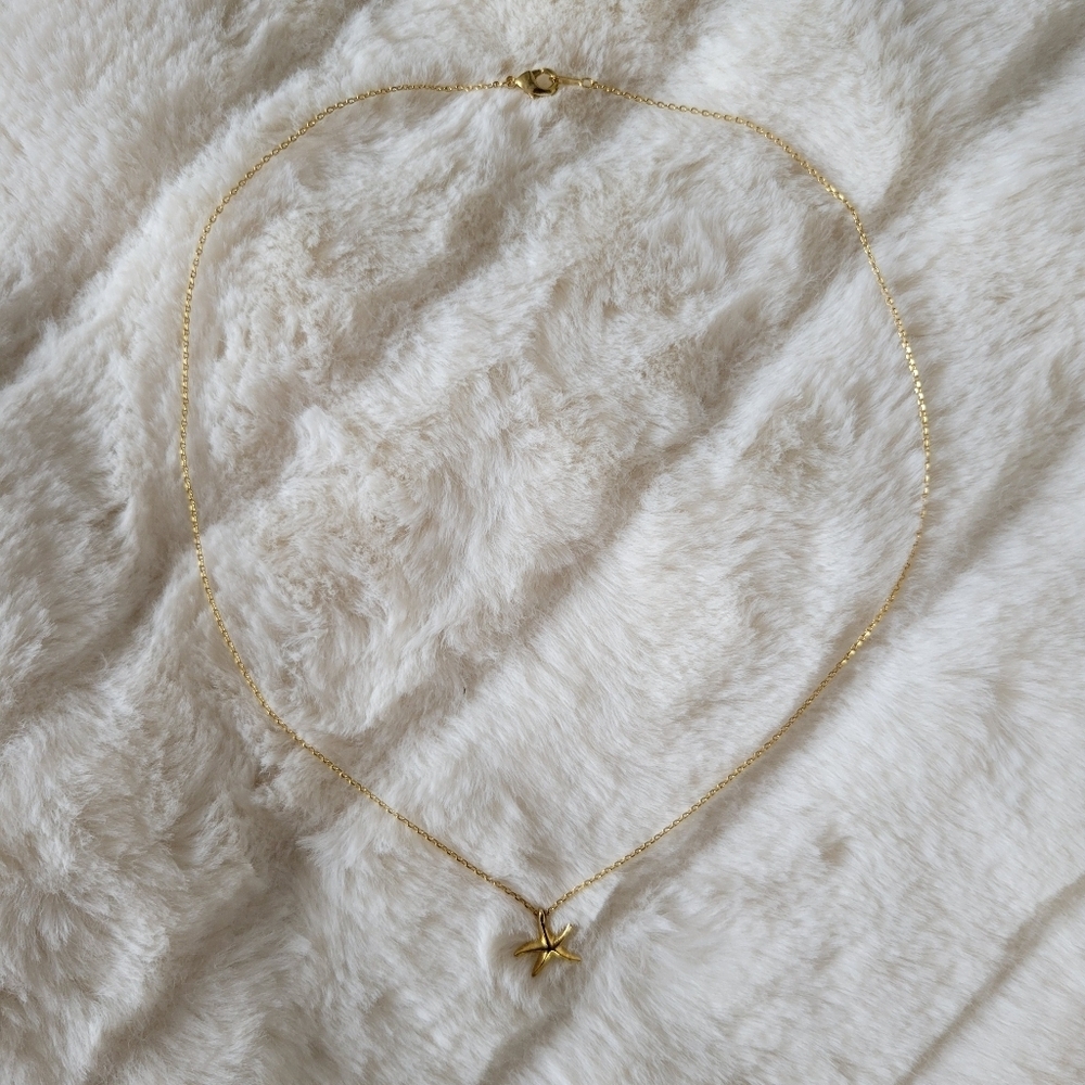 BOUTIQUE // gold starfish pendant necklace - Picture 3 of 3